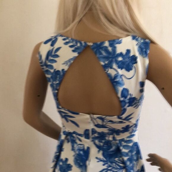 ASOS Blue and White Floral Mini Dress With Back Cutout Size 0 - Picture 5 of 6